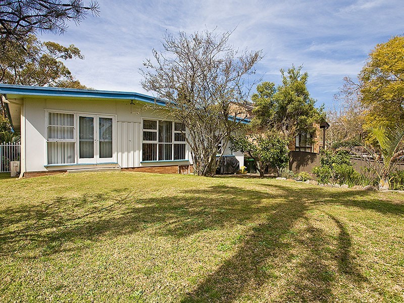 33 Caldarra Avenue, Engadine NSW 2233