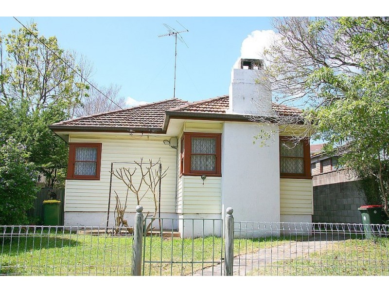 118 Linden Street, Sutherland NSW 2232