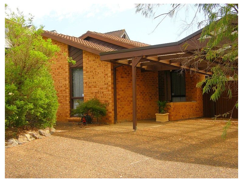 4 McAuley Close, Heathcote NSW 2233
