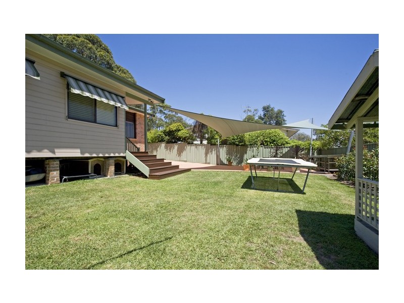 11 Strickland Street, Heathcote NSW 2233