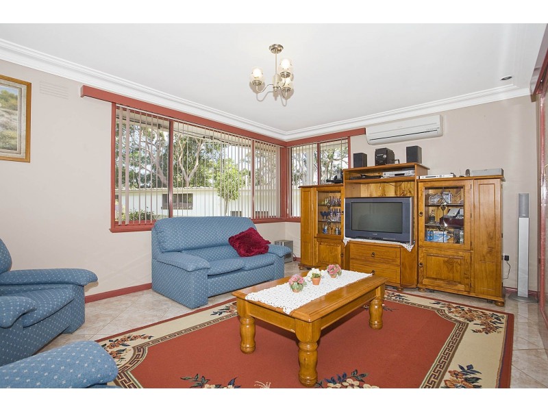 1 Crest Place, Engadine NSW 2233