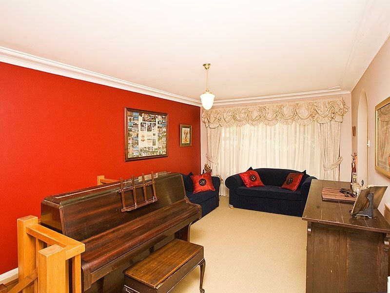 37 Lalor Crescent, Engadine NSW 2233