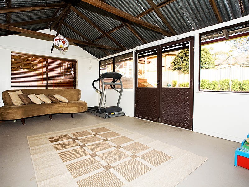 115 Woronora Road, Engadine NSW 2233