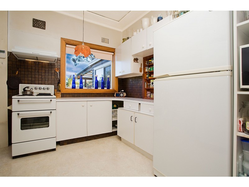 33 Boundary Road, Heathcote NSW 2233