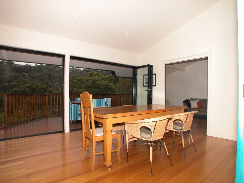 33 Van Buren Ave, Bonnet Bay NSW 2226