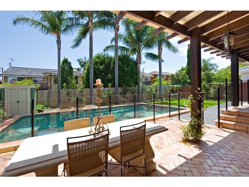 7 Onslow Place, Sylvania NSW 2224