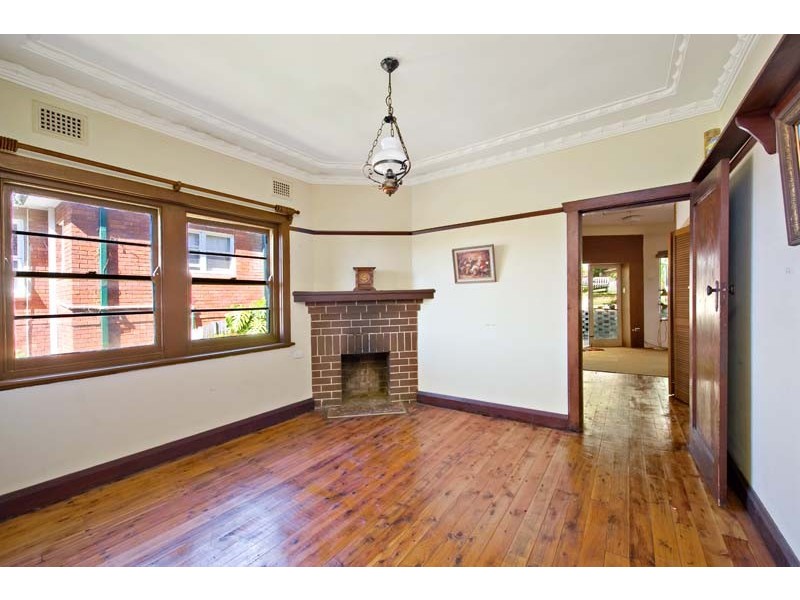 3 Benwerrin Ave, Carss Park NSW 2221