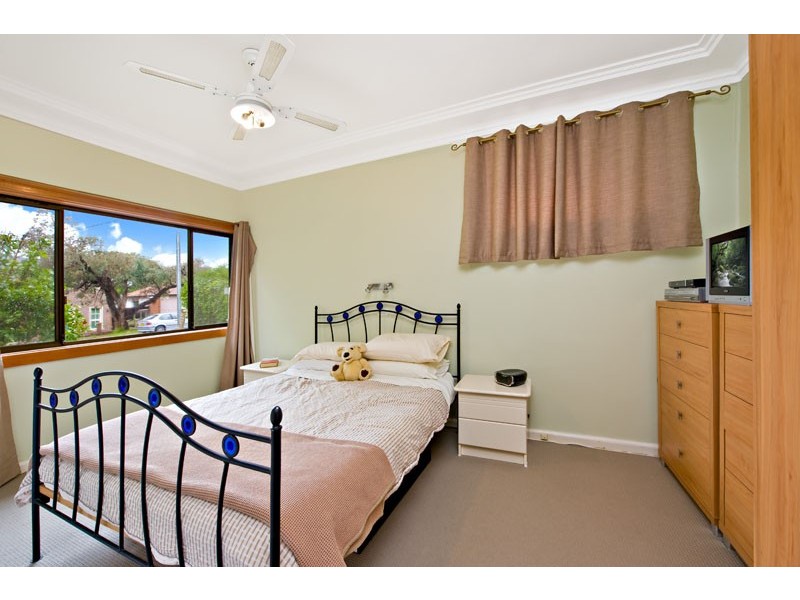 25 Girraween Avenue, Como NSW 2226