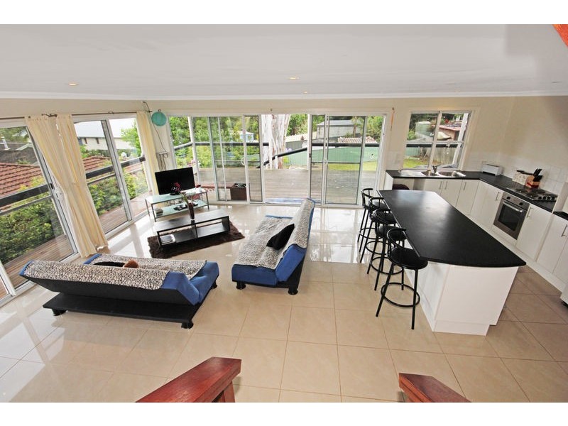16 Ilett Street, Mollymook NSW 2539