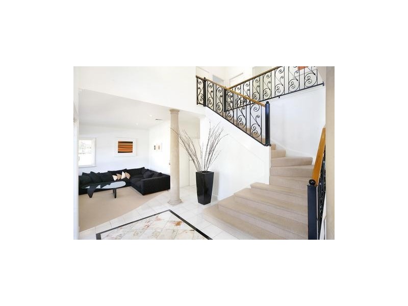 16 Grosvenor Cresent, Cronulla NSW 2230