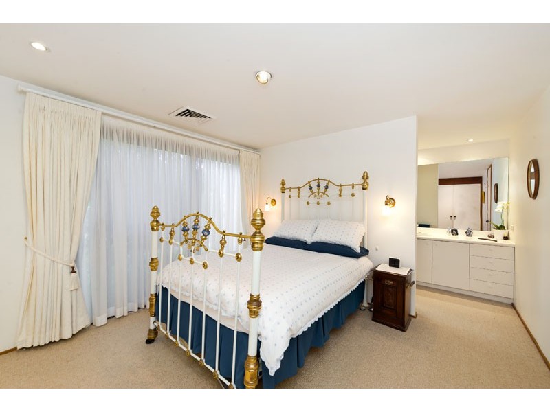 35 Sproule Rd, Illawong NSW 2234