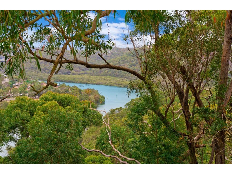 35 Sproule Rd, Illawong NSW 2234