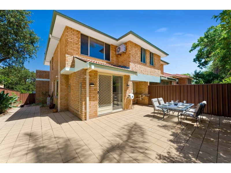 60 Mokera Ave, Kirrawee NSW 2232