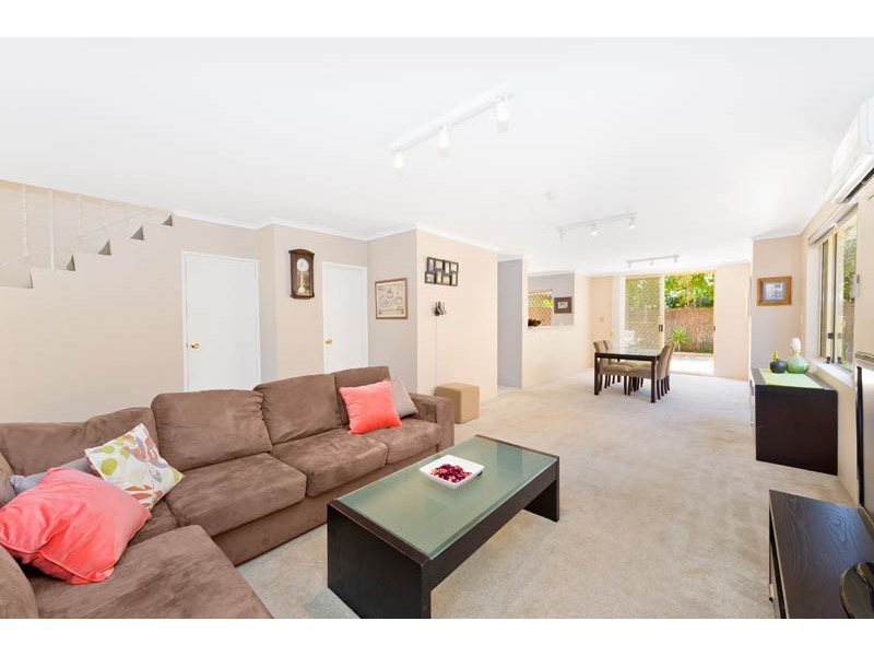 60 Mokera Ave, Kirrawee NSW 2232