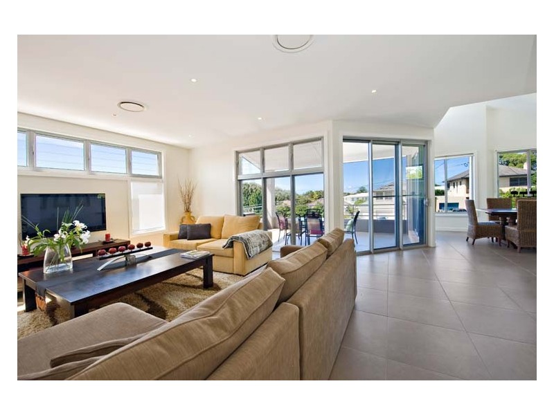 9 Seaview Street, Cronulla NSW 2230
