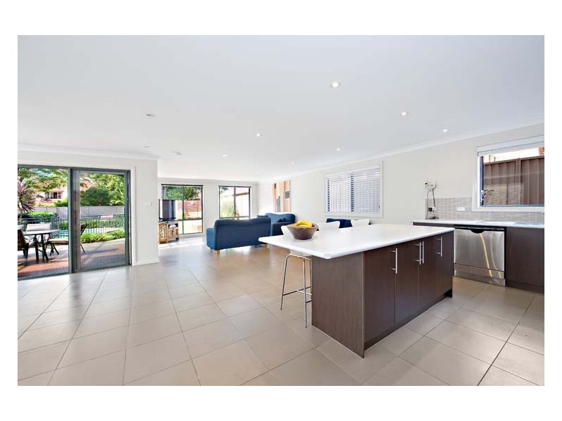 8 Warrington Ave, Caringbah NSW 2229