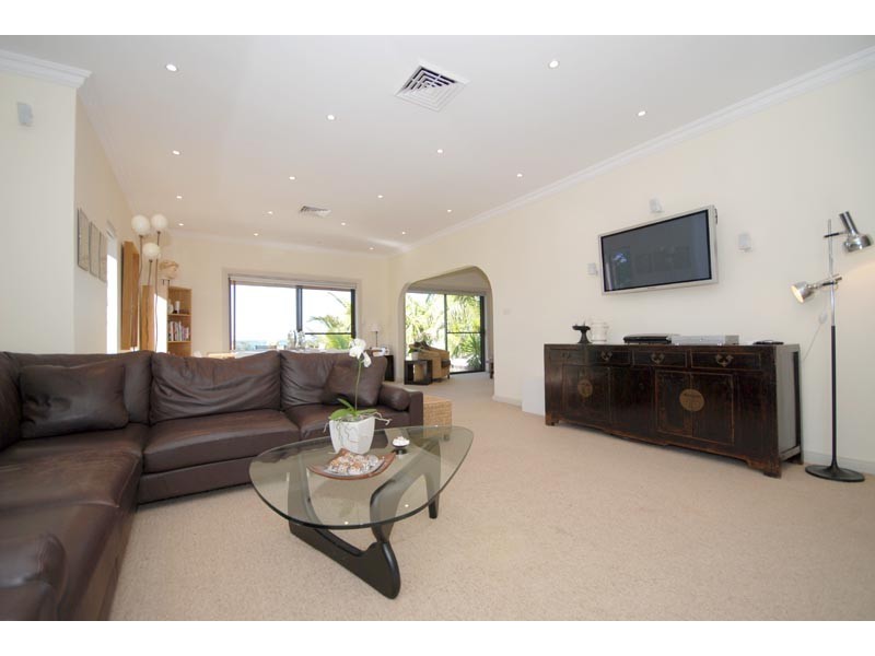 1 Rutherford Avenue, Burraneer NSW 2230