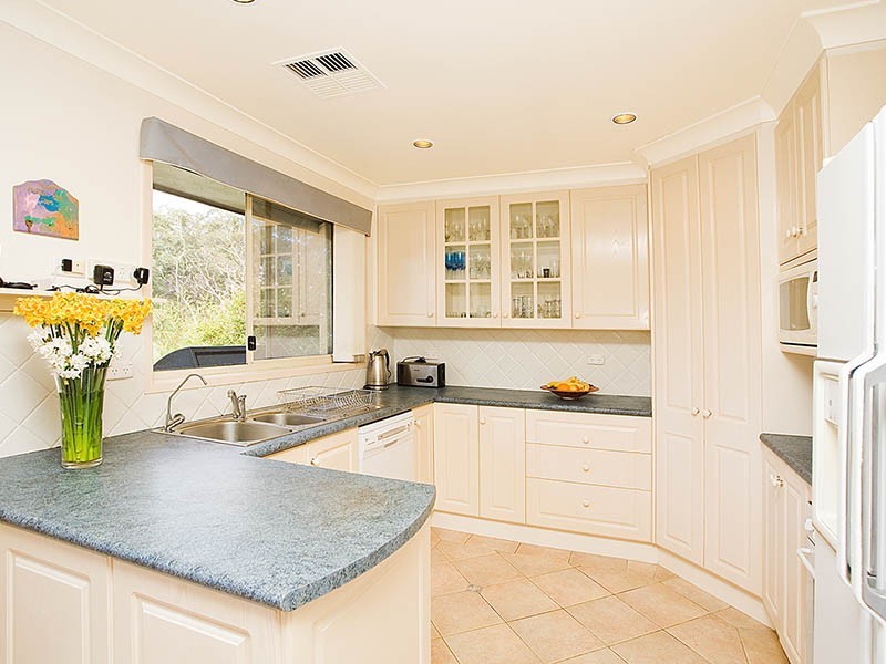 6 Esperance Place, Yarrawarrah NSW 2233