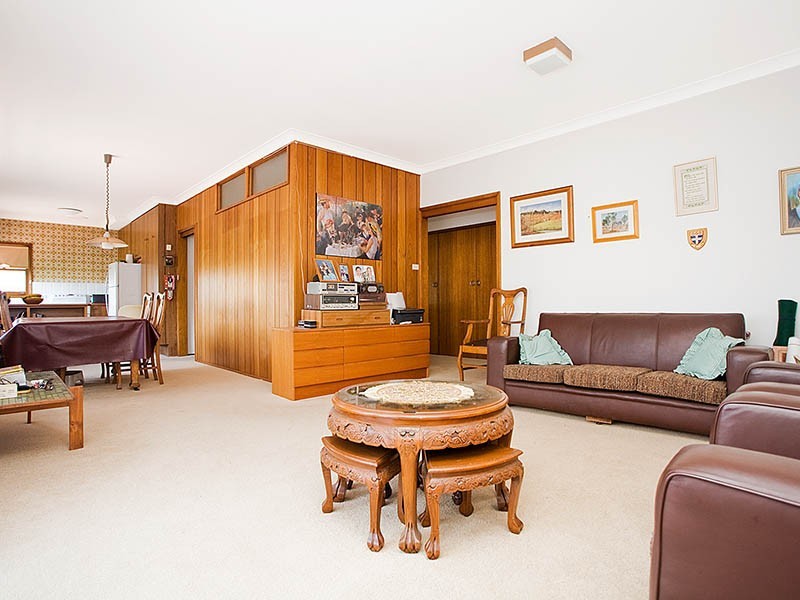 34 Castlewood Ave, Woolooware NSW 2230