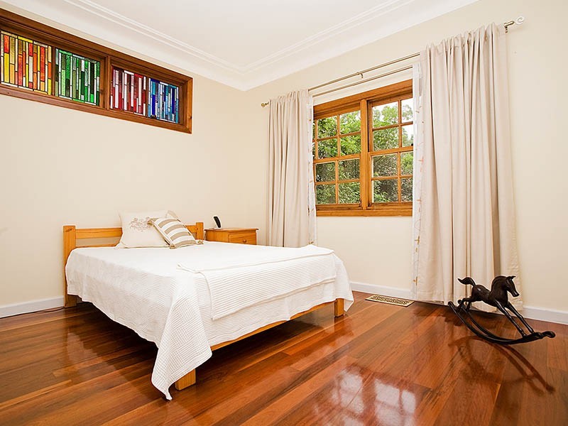 17 Ellesmere Rd, Gymea Bay NSW 2227