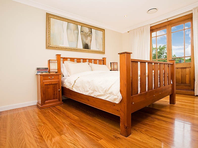 17 Ellesmere Rd, Gymea Bay NSW 2227