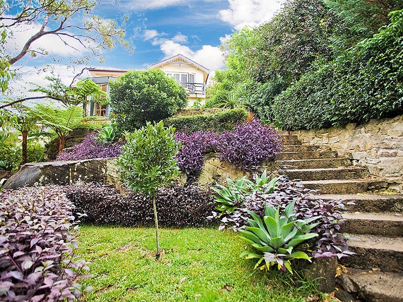 17 Ellesmere Rd, Gymea Bay NSW 2227