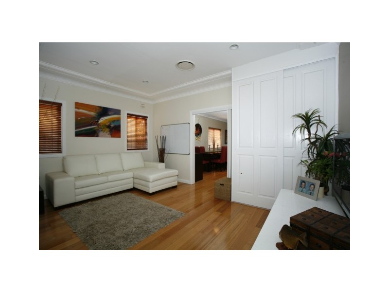 14 Walker St, Gymea NSW 2227