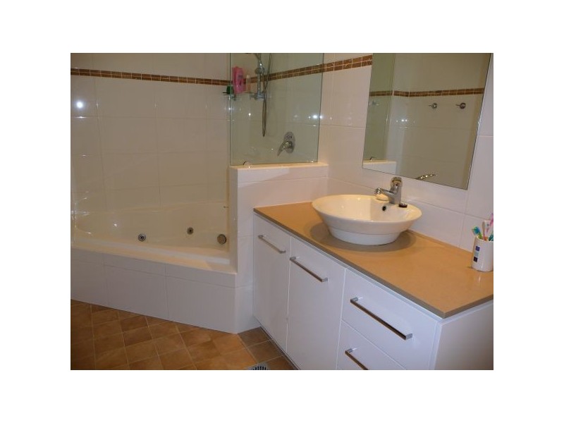8 Yellamble St, Yowie Bay NSW 2228
