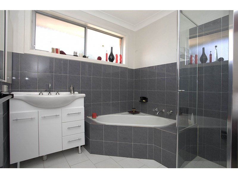 40 Gorada Avenue, Kirrawee NSW 2232