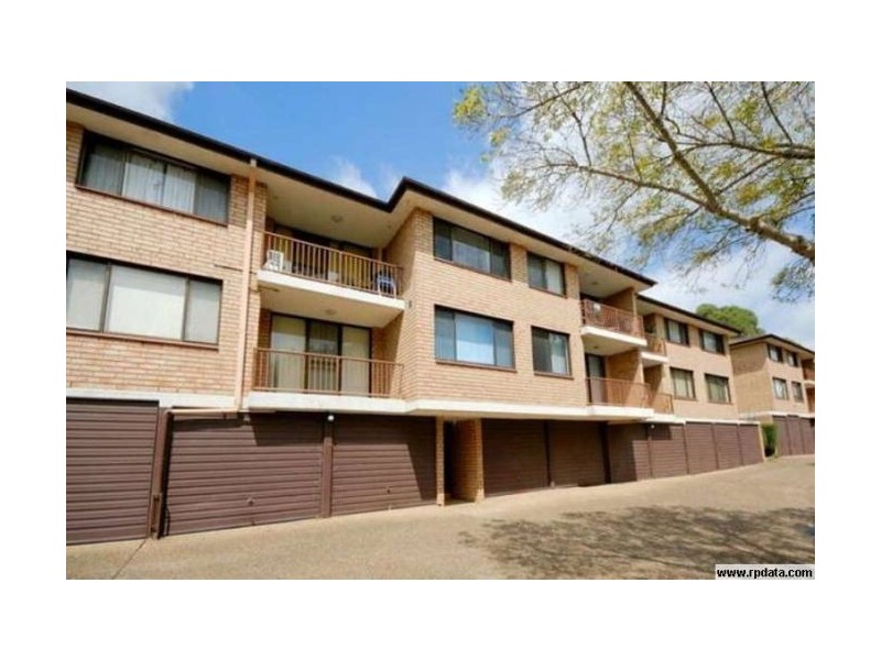 40/125 Oak Rd, Kirrawee NSW 2232