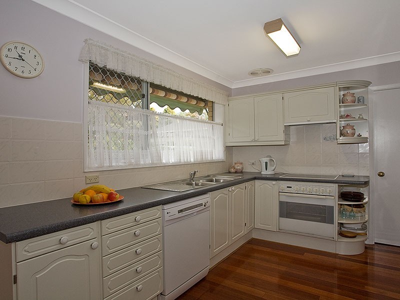 2 Flagstaff St, Engadine NSW 2233