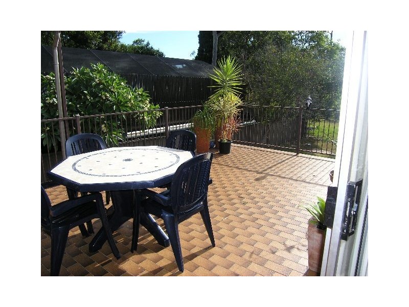 27 Acacia Rd North, Kirrawee NSW 2232