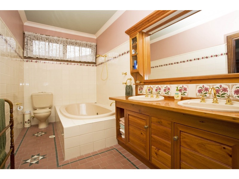 13 Connell Rd, Oyster Bay NSW 2225