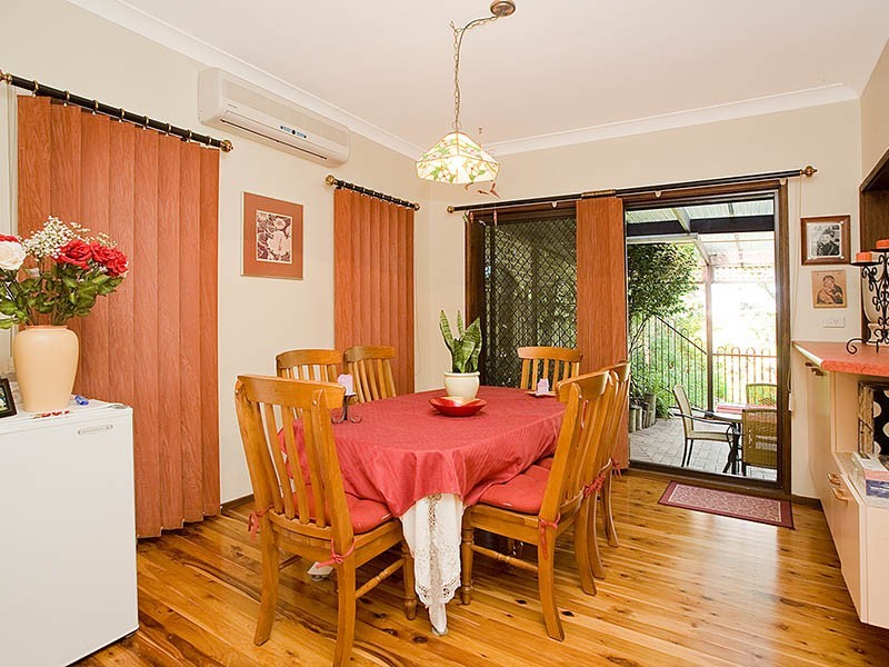 4 Owen Place, Illawong NSW 2234