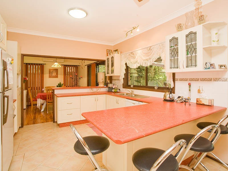 4 Owen Place, Illawong NSW 2234