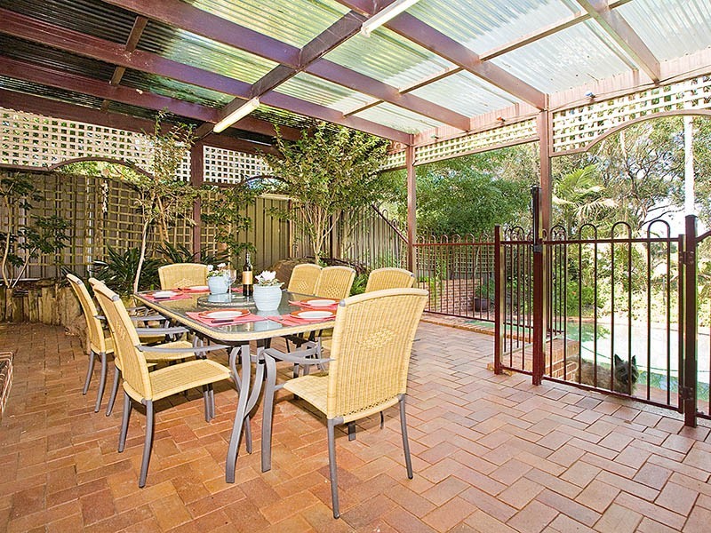 4 Owen Place, Illawong NSW 2234