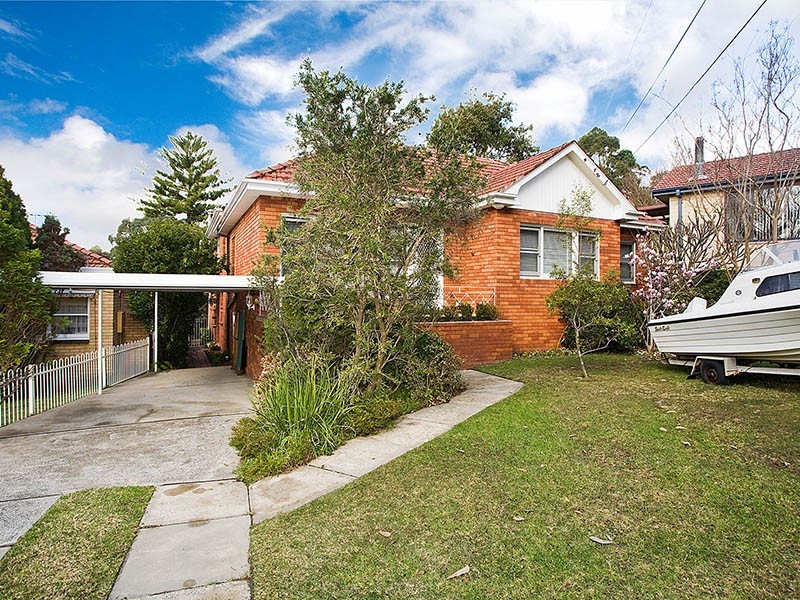 4 Mundakal Ave, Kirrawee NSW 2232