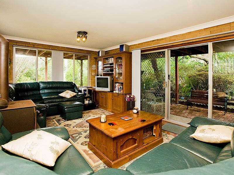 4 Mundakal Ave, Kirrawee NSW 2232