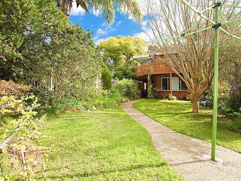 4 Mundakal Ave, Kirrawee NSW 2232