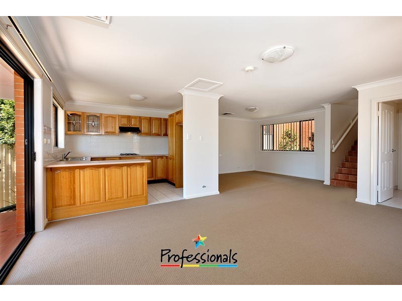 4/6-8 Bataan Close, Illawong NSW 2234
