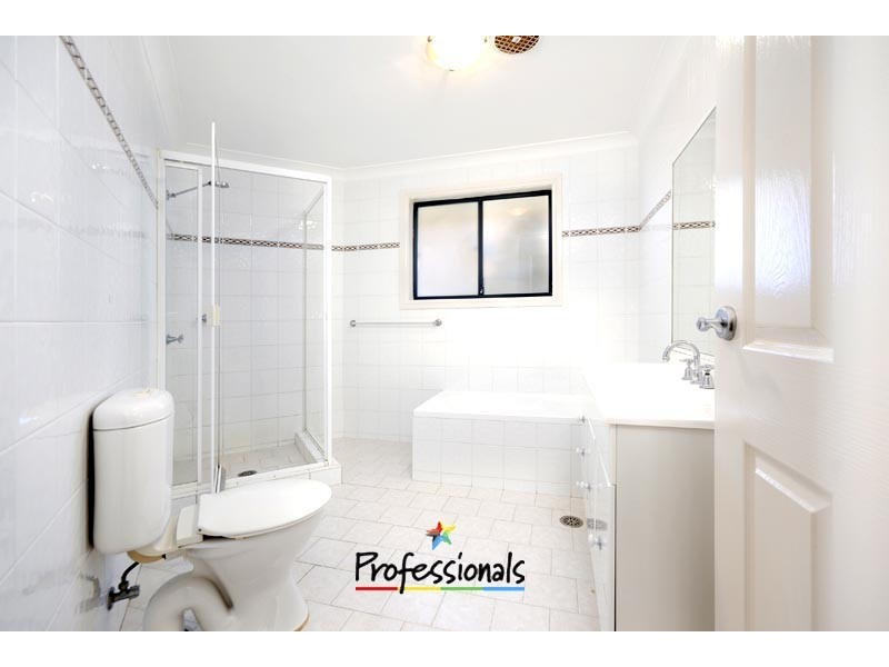 4/6-8 Bataan Close, Illawong NSW 2234