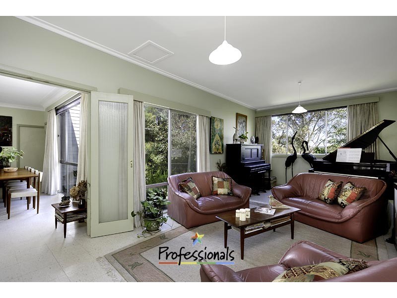 96-98 Bignell Street, Illawong NSW 2234