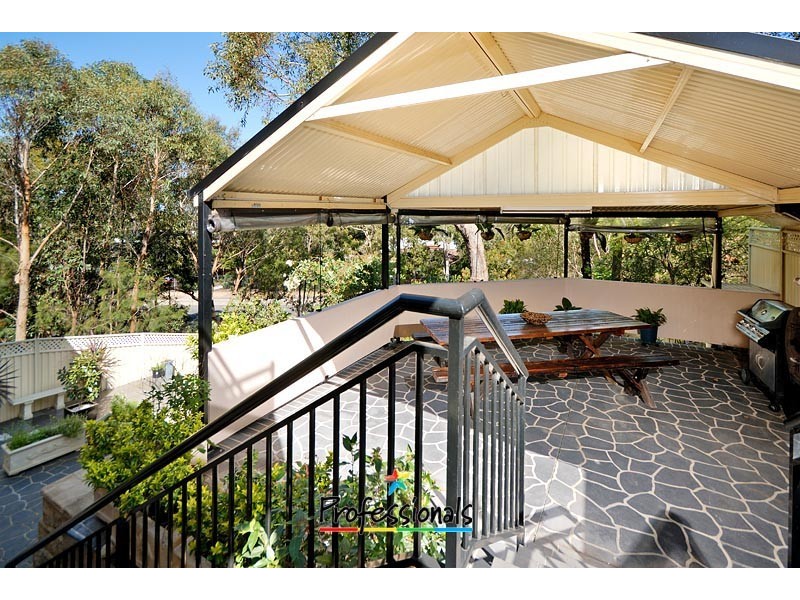 9 Bataan Close, Illawong NSW 2234