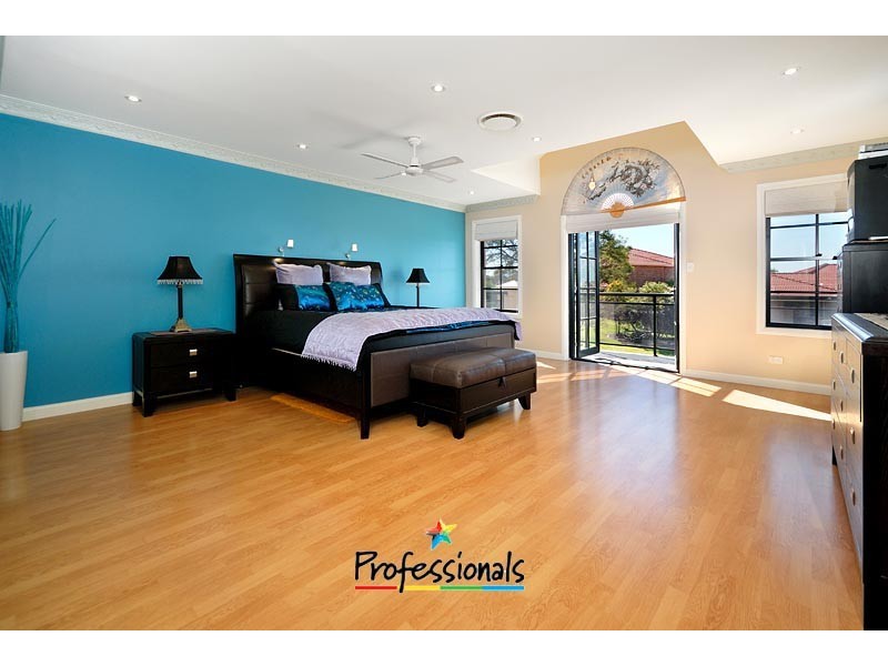 9 Bataan Close, Illawong NSW 2234