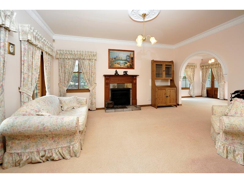 69 Osprey Drive, Illawong NSW 2234