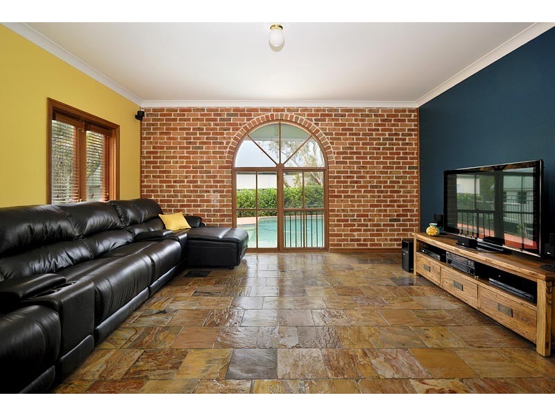 69 Osprey Drive, Illawong NSW 2234