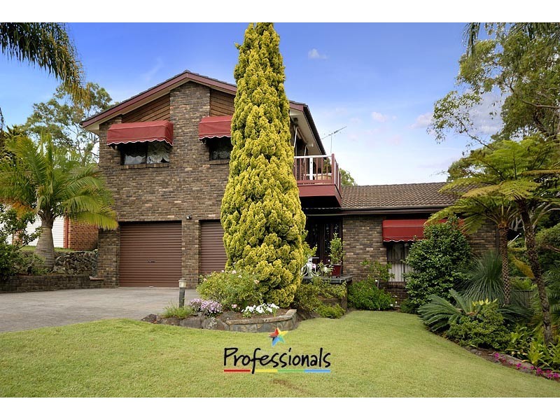 13 Flint Place, Illawong NSW 2234