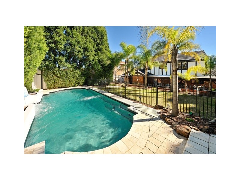 41 Royal Oak Drive, Illawong NSW 2234