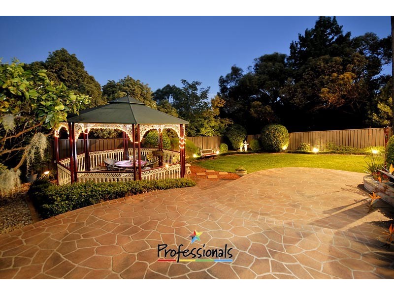 17 Wilbung Road, Illawong NSW 2234