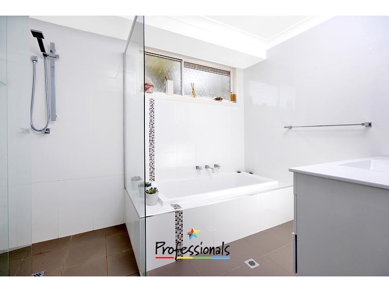 14 Brushwood Drive, Alfords Point NSW 2234